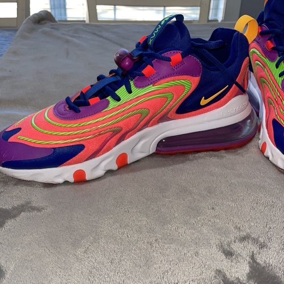 ✅Nike AirMax 270 React✅ - Picture 7 of 12